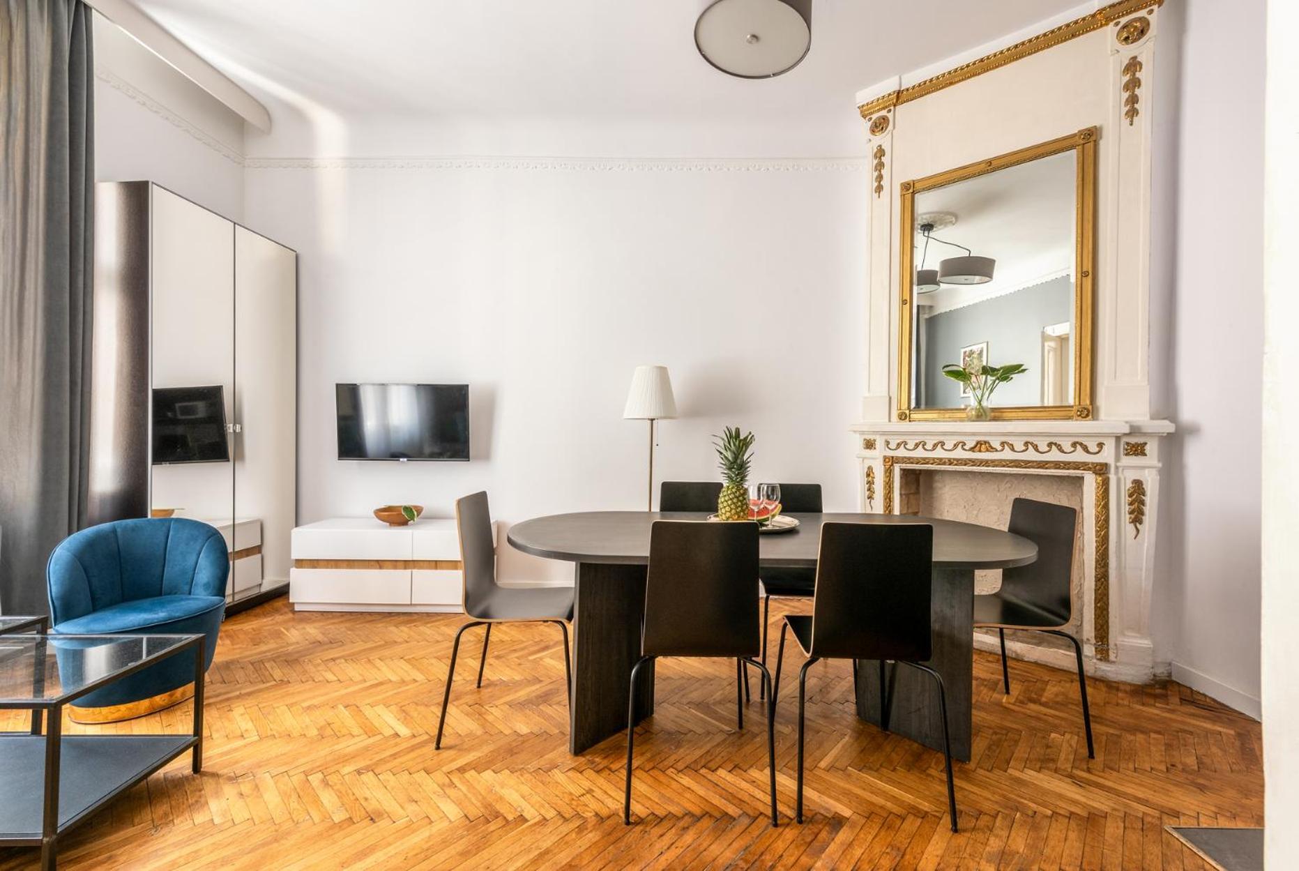 One-Bedroom Apartment